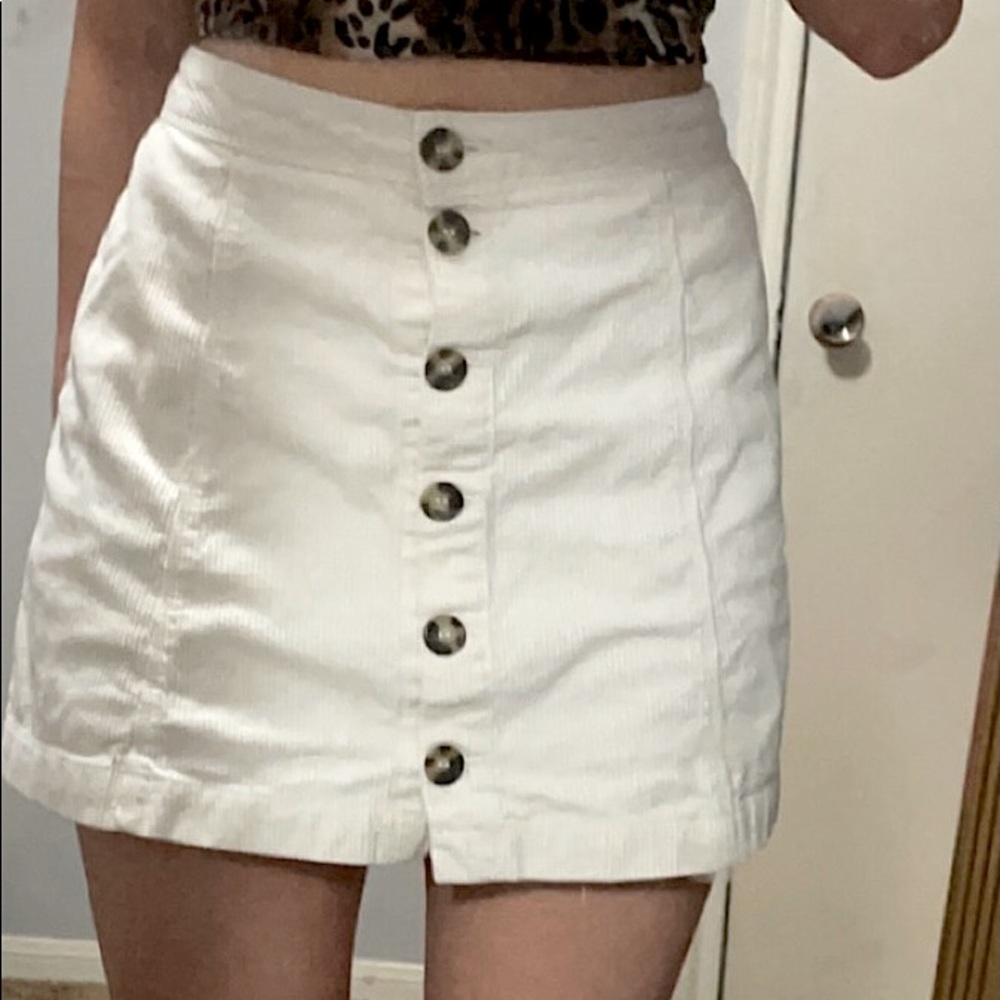 H&M Beige Mini Skirt ~ Size 8